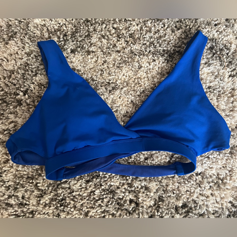 Fabletics lightly padded sports bra Size S